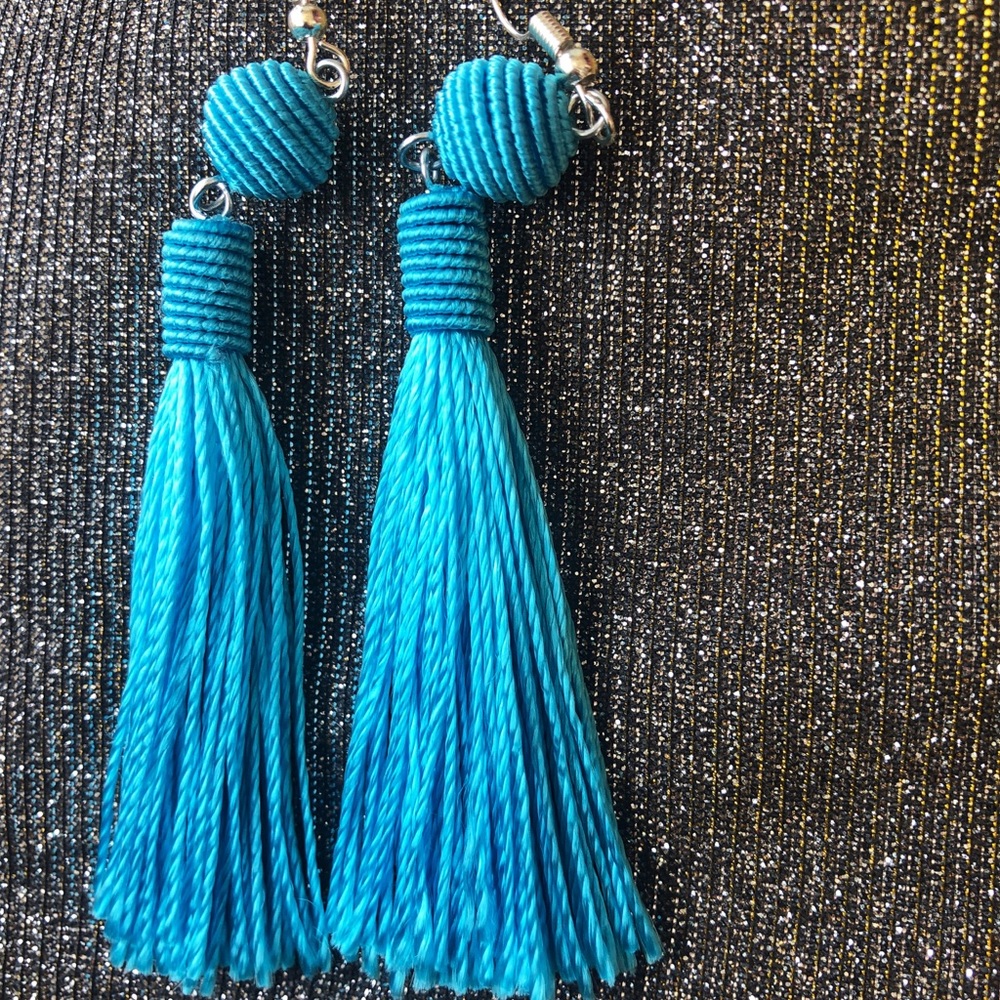 5/25 💕Tiffany Blue Tassel Earrings